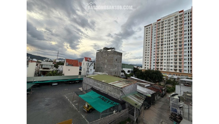 Nhà 3 Tầng Đẹp Gần Biển Trần Quang Diệu – Full Nội Thất Cao Cấp, Chỉ 60tr/m²!